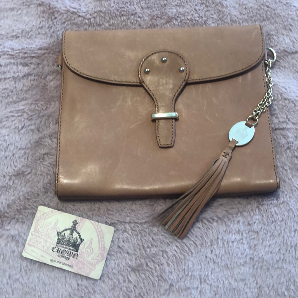 Crown Vintage Tan leather 3 compartment clutch. Great condition